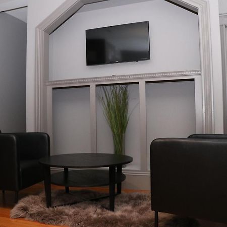 A Stylish Stay With A King Bed And Heated Floors #27 Brookline Bagian luar foto